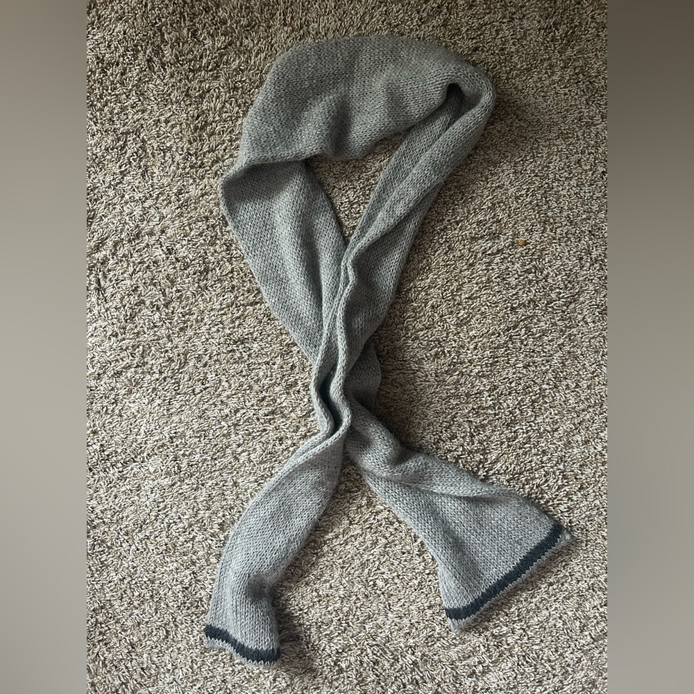 100% Alpaca Gray Handknit Scarf